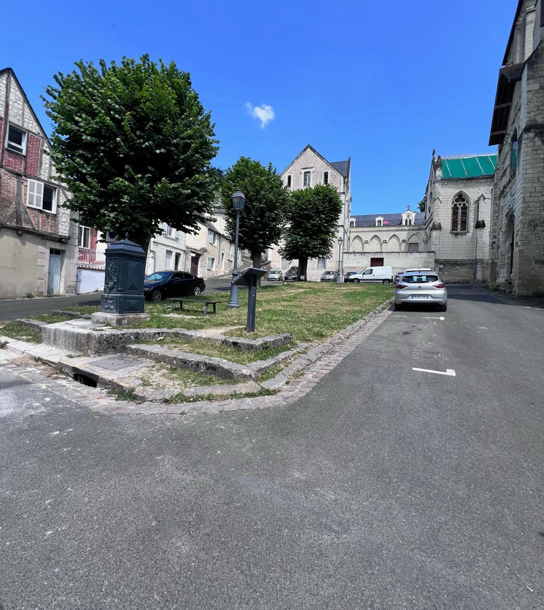 Le Jeanne, Appartement En Duplex Proche Forteresse Et Centre Ville Chinon Eksteriør bilde